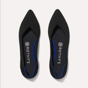 Rothy’s black pointe